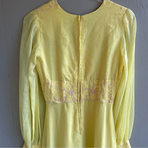 Vintage 1970s Pastel Yellow Maxi Dress - Picture 5 of 15